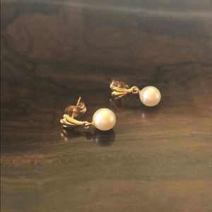 Pearl earrings yellow gold